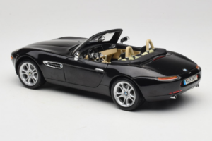 BMW Z8 Must Kyosho 1:18 80439411729 Metall - pilt 6/9