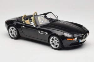 BMW Z8 Must Kyosho 1:18 80439411729 Metall - pilt 7/9