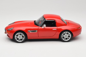 BMW Z8 Punane Kyosho 1:18 80439411730 Metall - pilt 5/9