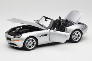 BMW Z8 E52 Kabriolett Hõbedane Kyosho 1:18 80432411551 Metall - pilt 2/8