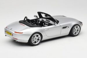 BMW Z8 E52 Kabriolett Hõbedane Kyosho 1:18 80432411551 Metall - pilt 3/8