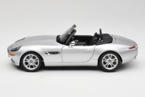 BMW Z8 E52 Kabriolett Hõbedane Kyosho 1:18 80432411551 Metall - pilt 4/8