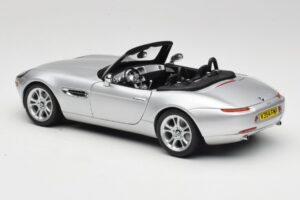BMW Z8 E52 Kabriolett Hõbedane Kyosho 1:18 80432411551 Metall - pilt 5/8