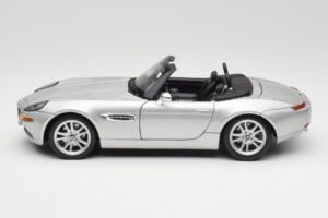BMW Z8 E52 Titanium Silver Maisto 1:18 536896 Metall - pilt 4/8