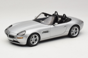 BMW Z8 Hõbedane 007 The World Is Not Enough AUTOart 1:18 70511 Metall