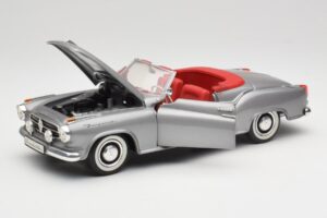 Borgward Isabella Kabriolett Hõbedane Revell 1:18 8411 Metall - pilt 2/8