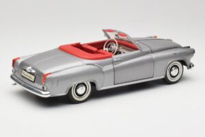 Borgward Isabella Kabriolett Hõbedane Revell 1:18 8411 Metall - pilt 3/8