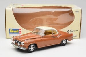 Borgward Isabella Coupe Pronks Valge Revell 1:18 08982 Metall - pilt 5/8