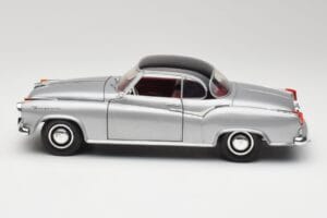 Borgward Isabella Coupe Hall & Must Revell 1:18 8989 Metall - pilt 3/8