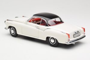Borgward Isabella Coupe Valge Revell 1:18 08982-W1 Metall - pilt 7/8