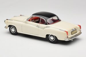 Borgward Isabella Coupe Valge Revell 1:18 8859 Metall - pilt 7/8