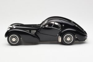 Bugatti 57SC Atlantic Must CMC 1:18 M-085 Metall - pilt 3/6