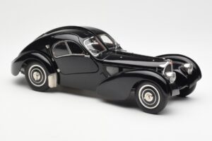 Bugatti 57SC Atlantic Must CMC 1:18 M-085 Metall - pilt 4/6