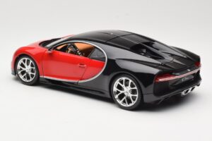 Bugatti Chiron Must & Punane Bburago 1:18 18-11040 Metall - pilt 7/8