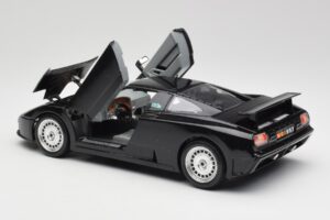 Bugatti EB110 Must Bburago 1:18 3055 Metall - pilt 5/8