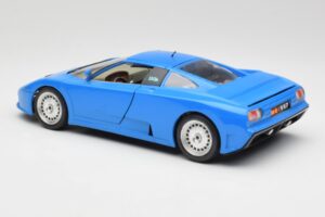 Bugatti EB110 Sinine Bburago 1:18 3035 Metall - pilt 7/8