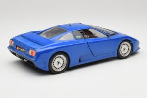 Bugatti EB110 Tumesinine Bburago 1:18 3035-DB Metall - pilt 3/8