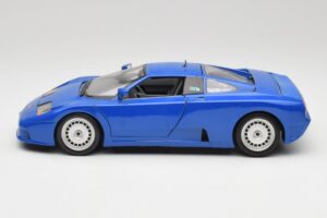 Bugatti EB110 Tumesinine Bburago 1:18 3035-DB Metall - pilt 4/8