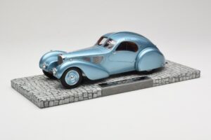 Bugatti Type 57SC Atlantic Sinine Minichamps 1:18 107110320 Metall