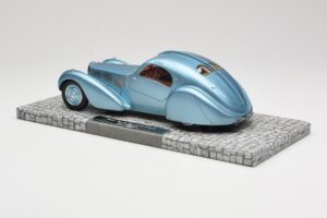 Bugatti Type 57SC Atlantic Sinine Minichamps 1:18 107110320 Metall - pilt 5/6