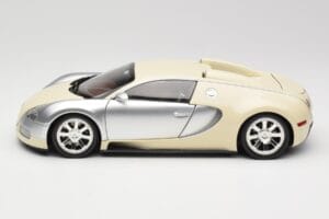 Bugatti Veyron Edition Centenaire Chrome Beige Minichamps 1:18 100110854 Metall - pilt 4/8