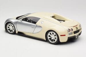 Bugatti Veyron Edition Centenaire Chrome Beige Minichamps 1:18 100110854 Metall - pilt 7/8