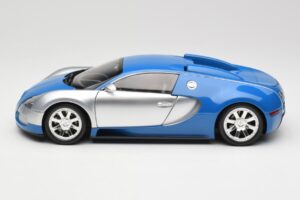 Bugatti Veyron Edition Centenaire Chrome Blue Minichamps 1:18 100110850 Metall - pilt 4/8