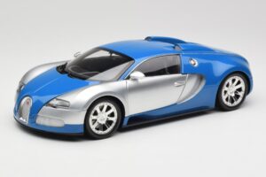 Bugatti Veyron Edition Centenaire Chrome Blue Minichamps 1:18 100110850 Metall