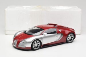 Bugatti Veyron Edition Centenaire Chrome Red Minichamps 1:18 100110851-O Metall - pilt 8/8