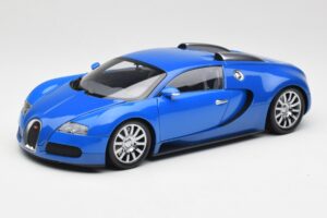 Bugatti Veyron Helesinine Tumesinine Minichamps 1:18 100110821 Metall