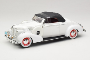 Buick Century Kabriolett Valge Signature Models 1:18 18131 Metall