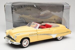Buick Roadmaster Chrome Yellow Motormax 1:18 23124646-M17 Metall - pilt 8/8