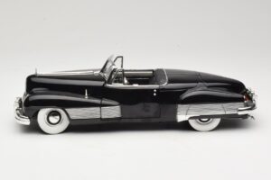Buick Y-Job Must Anson 1:18 30409 Metall - pilt 4/8