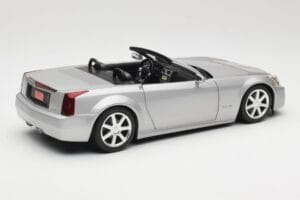 Cadillac XLR Kabriolett Hõbedane Hot Wheels 1:18 53838 Metall - pilt 3/8