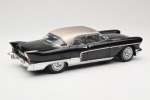 Cadillac Brougham Must Sun Star 1:18 4001 Metall - pilt 3/8