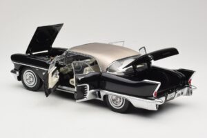 Cadillac Brougham Must Sun Star 1:18 4001 Metall - pilt 5/8