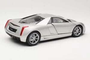 Cadillac Cien Hõbedane Hot Wheels 1:18 57296 Metall - pilt 3/8