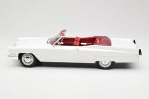 Cadillac DeVille Kabriolett Valge KK-Scale 1:18 KKDC180313 Metall - pilt 3/6