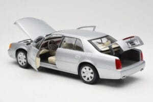 Cadillac DeVille DTS Maisto 1:18 56061 Metall - pilt 5/8