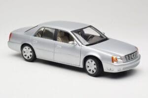 Cadillac DeVille DTS Maisto 1:18 56061 Metall - pilt 6/8