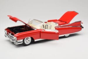 Cadillac Eldorado Biarritz Bolero Red Maisto 1:18 31813 Metall - pilt 2/8
