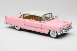 Cadillac Fleetwood Elvis Presley Roosa MRC 1:18 LIC1000 Metall - pilt 6/8