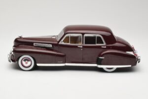 Cadillac Fleetwood 60 Special Sedan Punane MCG 1:18 MCG18071 Metall - pilt 3/6