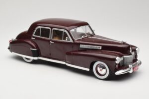Cadillac Fleetwood 60 Special Sedan Punane MCG 1:18 MCG18071 Metall - pilt 4/6