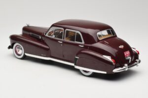 Cadillac Fleetwood 60 Special Sedan Punane MCG 1:18 MCG18071 Metall - pilt 5/6