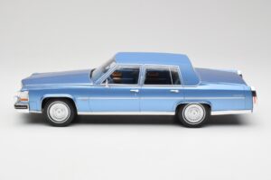 Cadillac Fleetwood Brougham Sinine Metallik MCG 1:18 MCG18252 Metall - pilt 3/6