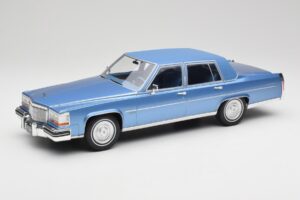 Cadillac Fleetwood Brougham Sinine Metallik MCG 1:18 MCG18252 Metall