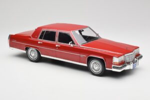 Cadillac Fleetwood Brougham Tumepunane Metallik MCG 1:18 MCG18251 Metall - pilt 3/6
