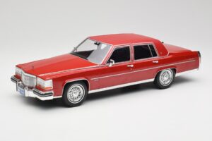Cadillac Fleetwood Brougham Tumepunane Metallik MCG 1:18 MCG18251 Metall