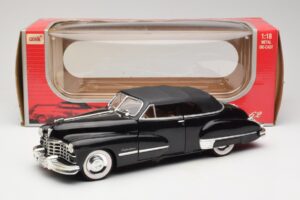 Cadillac Series 62 Must Anson 1:18 30345 Metall - pilt 8/8